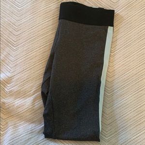 Heroine sport grey leggings with blue lining.